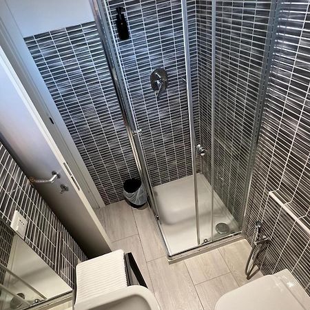 Apartament Rafael Milano - 10 Min From Linate Airport, Centrale Fs, Ospedale San Raffaele Zewnętrze zdjęcie