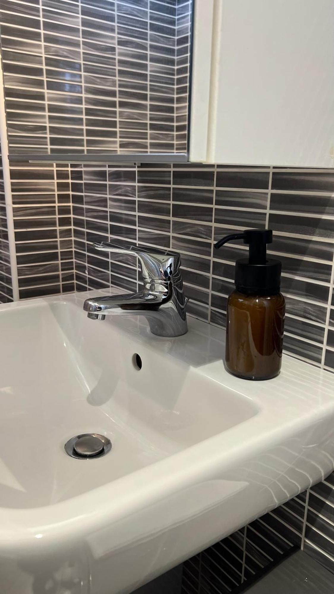 Apartament Rafael Milano - 10 Min From Linate Airport, Centrale Fs, Ospedale San Raffaele Zewnętrze zdjęcie